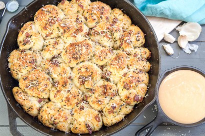 Pull-Apart Bacon Garlic Knots with Beer-Cheese Dip