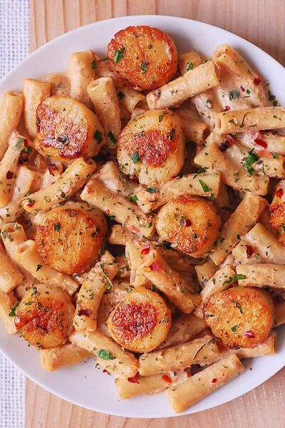 File:Scallop-pasta-with-sun-dried-tomatoes-2.jpg