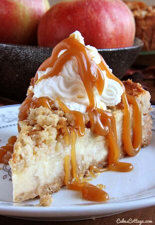 Caramel Apple Crisp Cheesecake