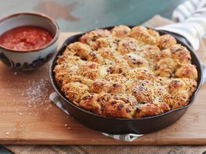 20140921-pepperoni-pull-apart-garlic-knots-recipe-20140921-pepperoni-pull-apart-garlic-knots-recipe-21.jpg